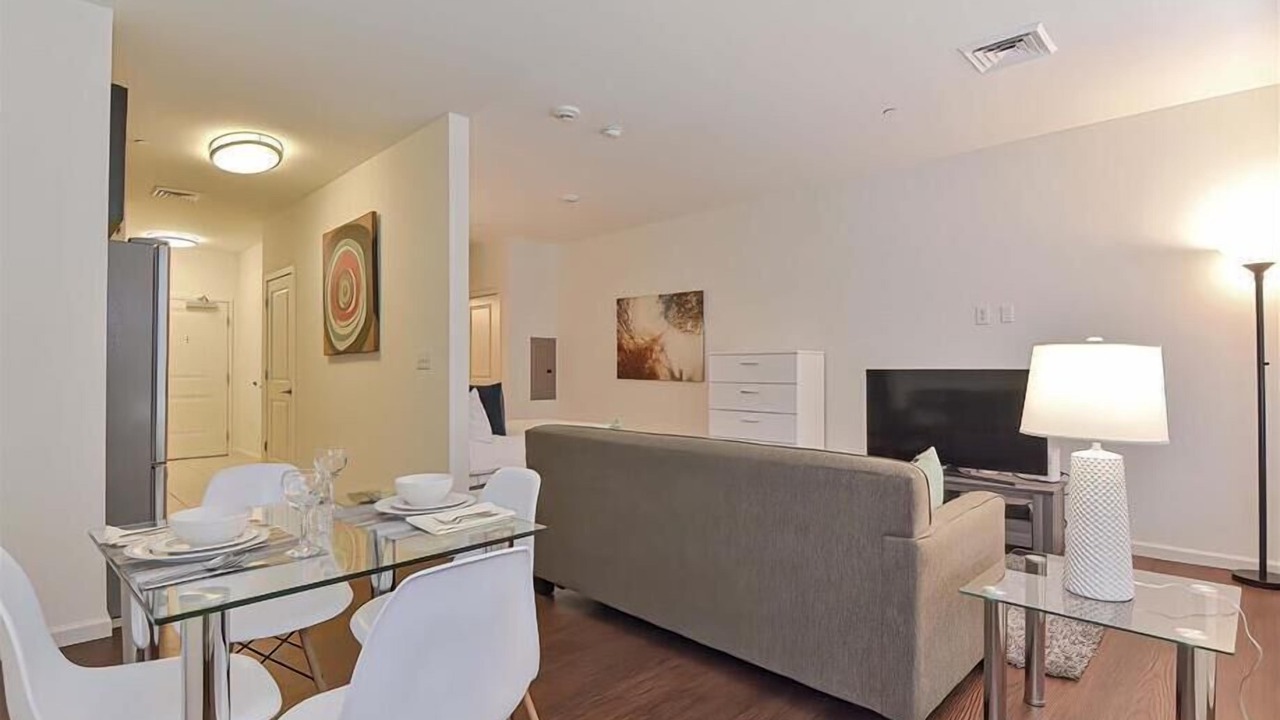 Photo of Others in Central-Maverick Square - Paris Street