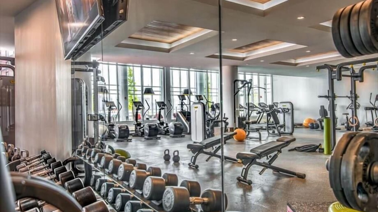 Photo of Others in Central-Maverick Square - Paris Street