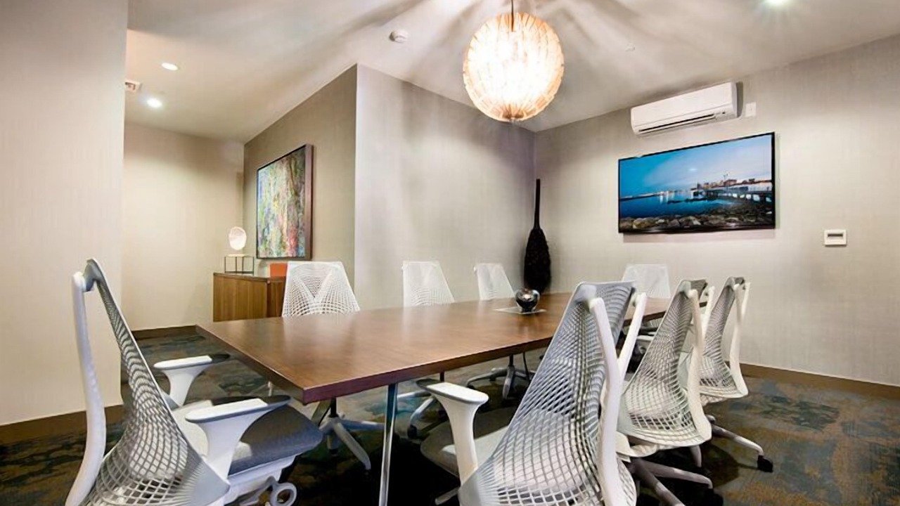 Photo of Others in Central-Maverick Square - Paris Street