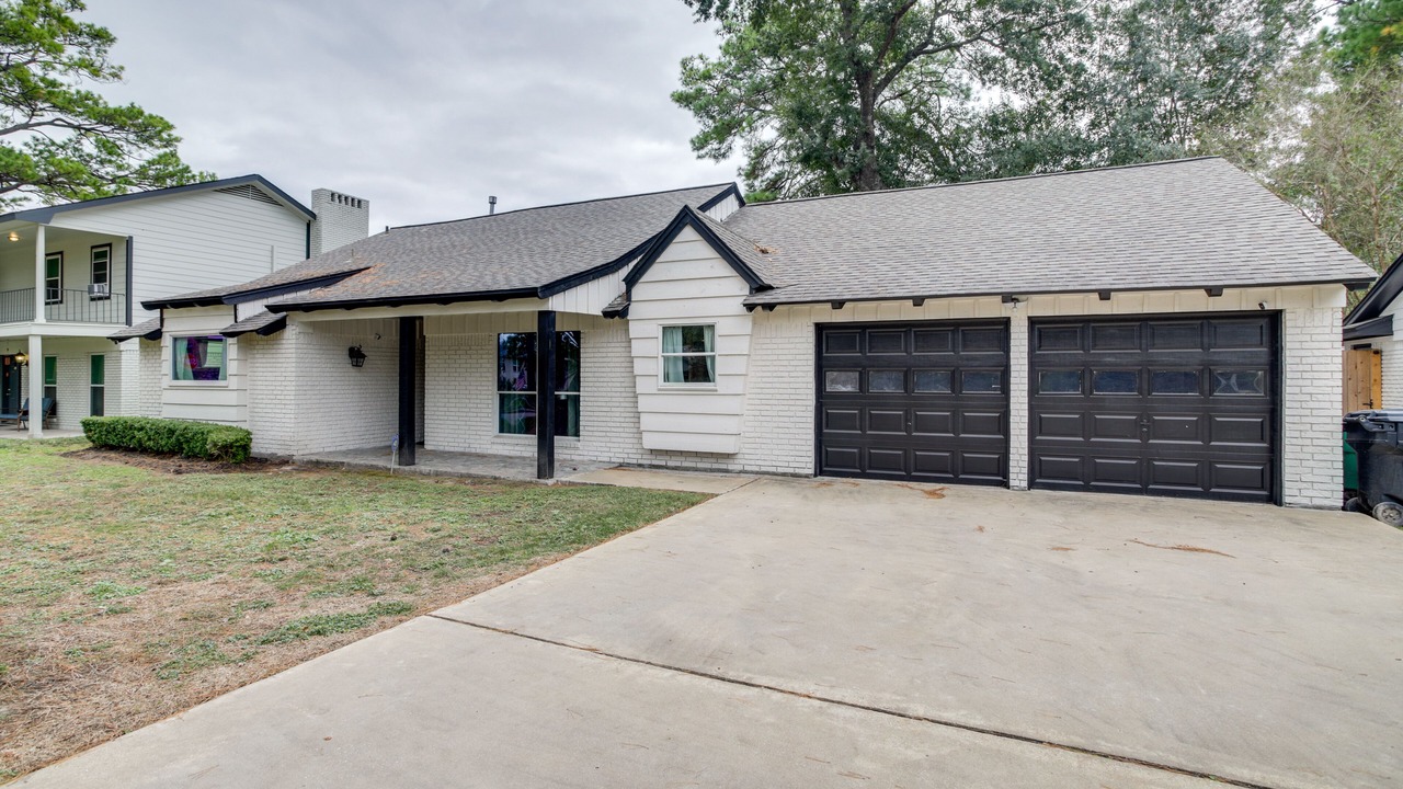 Photo of Outdoor in Spring Branch West