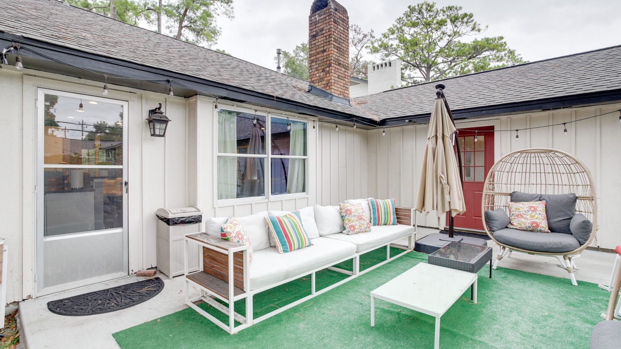 Photo of Outdoor in Spring Branch West
