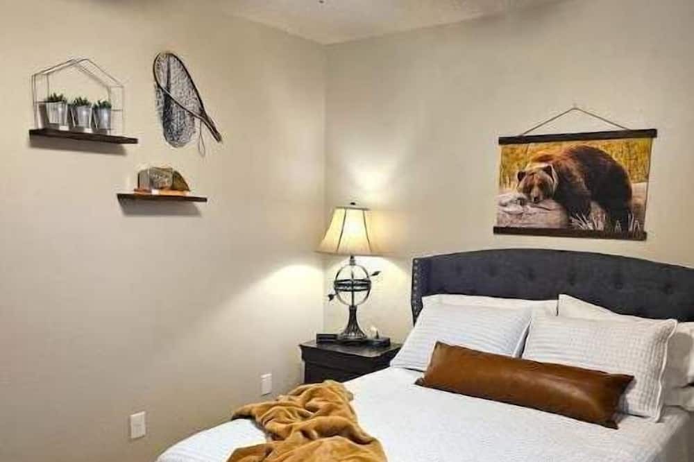 Photo of Bedroom in Wake Village