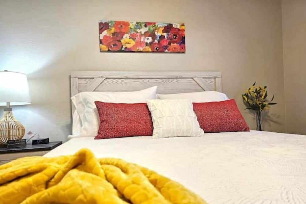 Photo of Bedroom in Wake Village