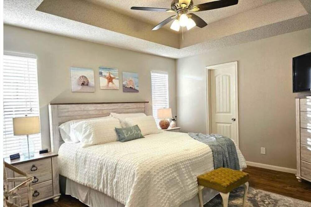 Photo of Bedroom in Wake Village
