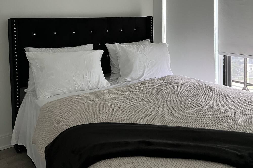 Photo of Bedroom in Humber Bay