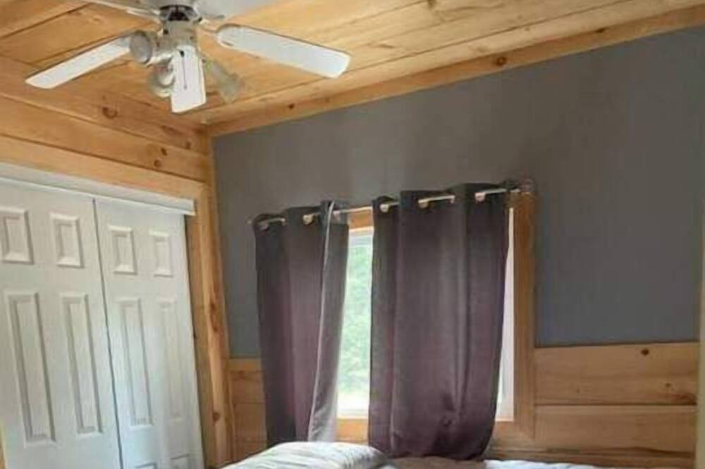 Photo of Bedroom in Thorne