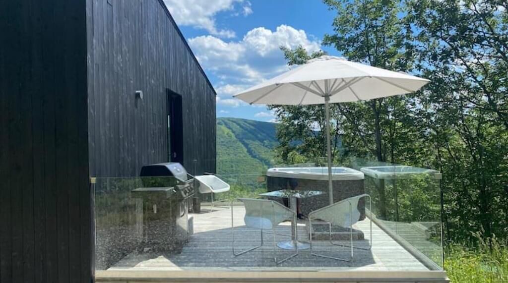 Photo of Outdoor in Bolton-Ouest