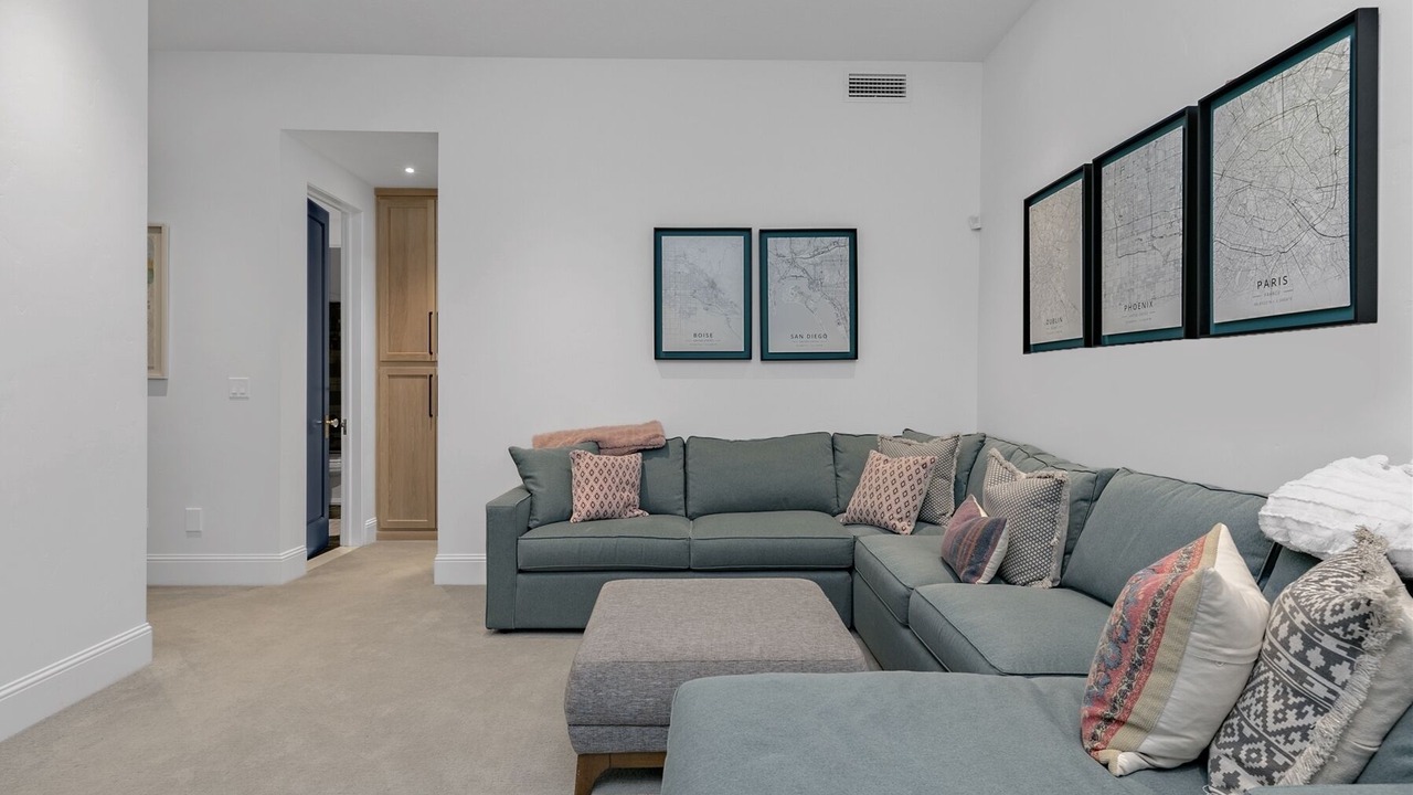 Photo of Livingroom in North End