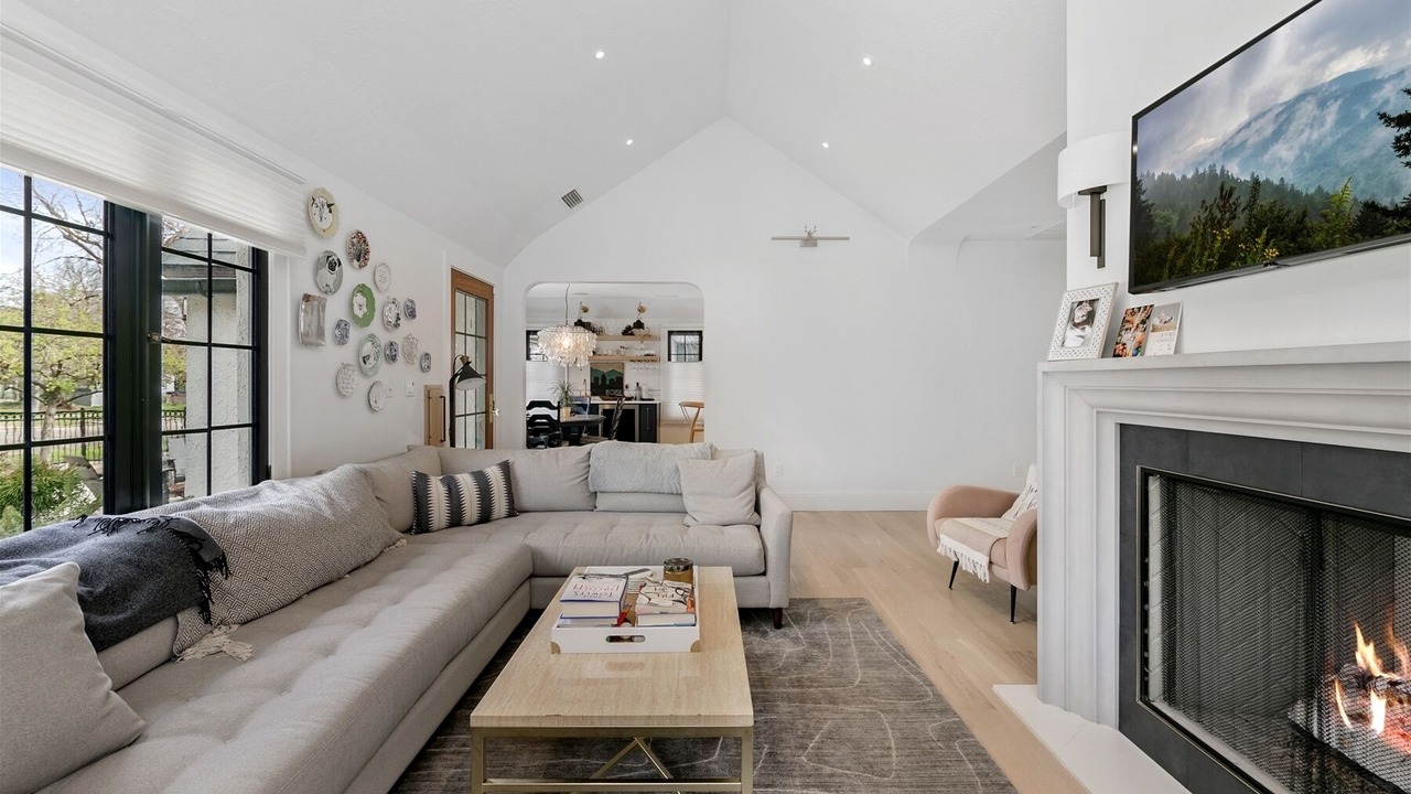 Photo of Livingroom in North End