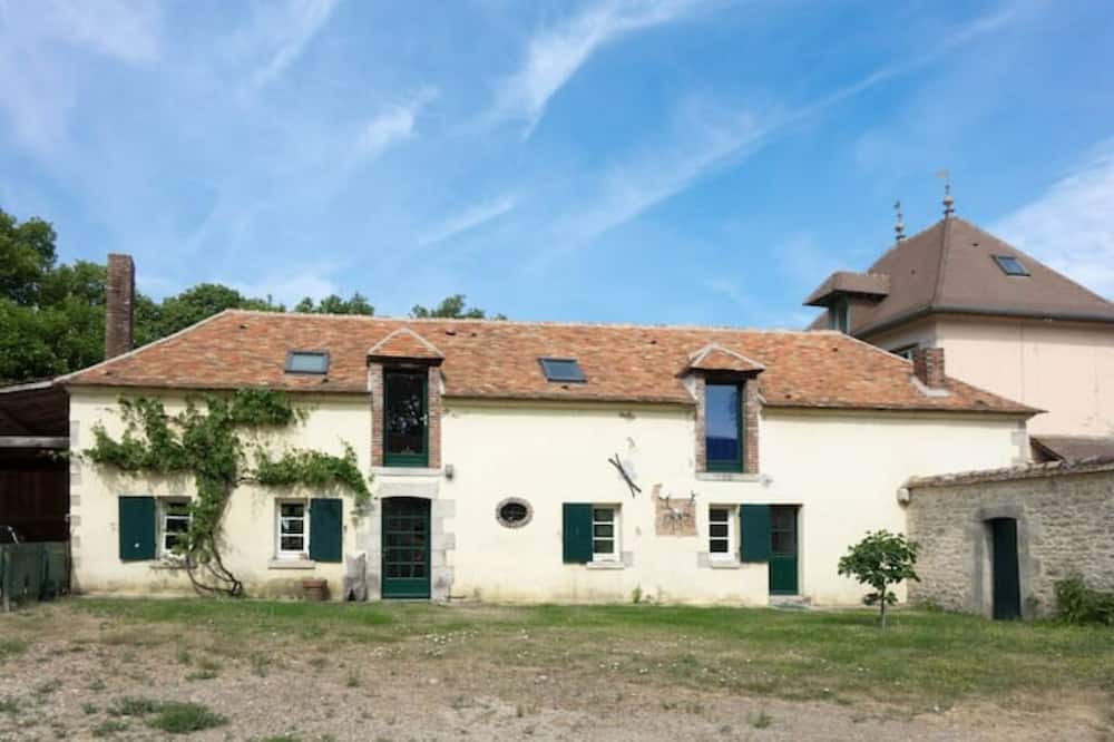 Photo of Outdoor in Paucourt