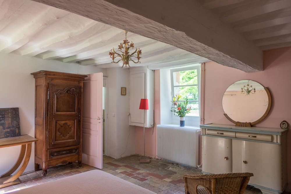 Photo of Others in Paucourt