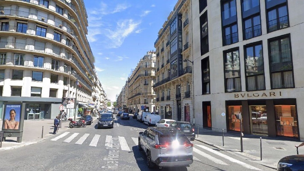 Photo of Others in Champs-Elysees