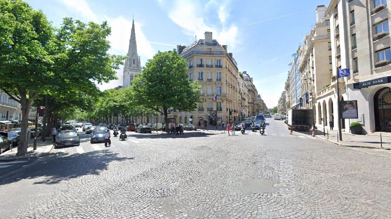 Photo of Outdoor in Champs-Elysees