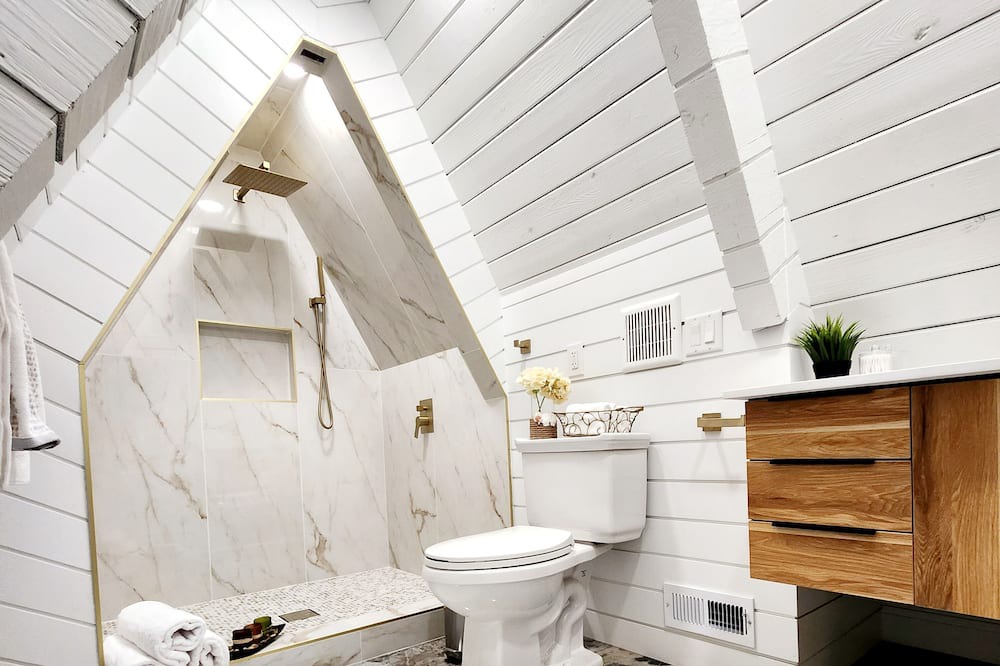 Photo of Bathroom in Ruby