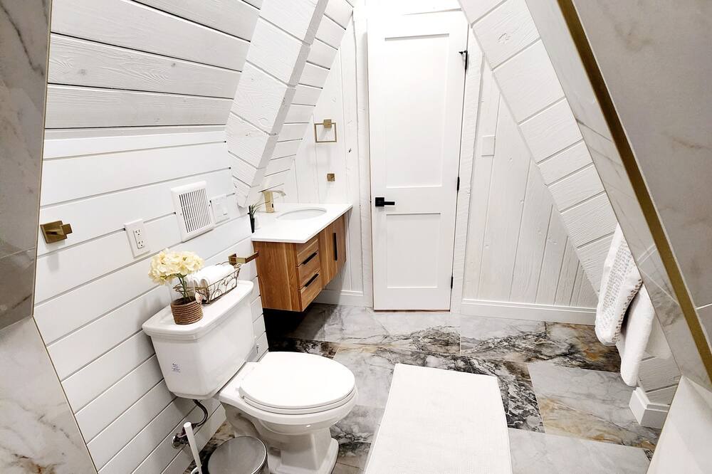 Photo of Bathroom in Ruby