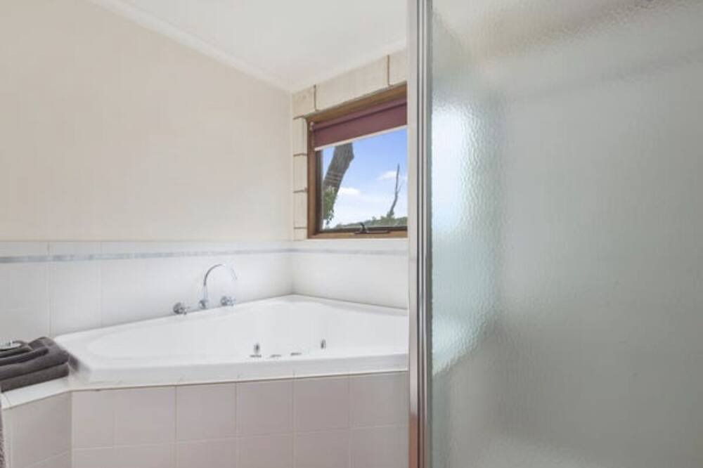 Photo of Bathroom in Hordern Vale