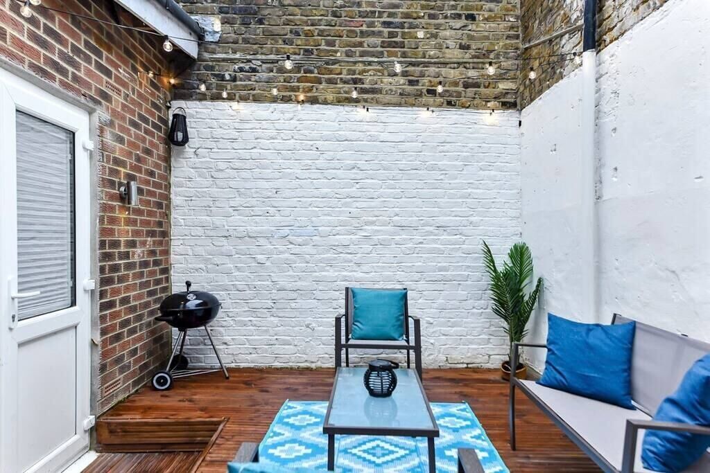 Photo of Outdoor in Seven Sisters