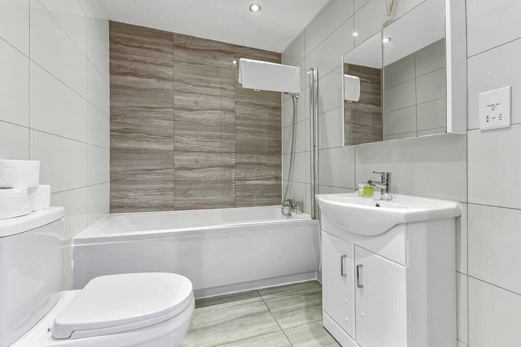 Photo of Others in Seven Sisters