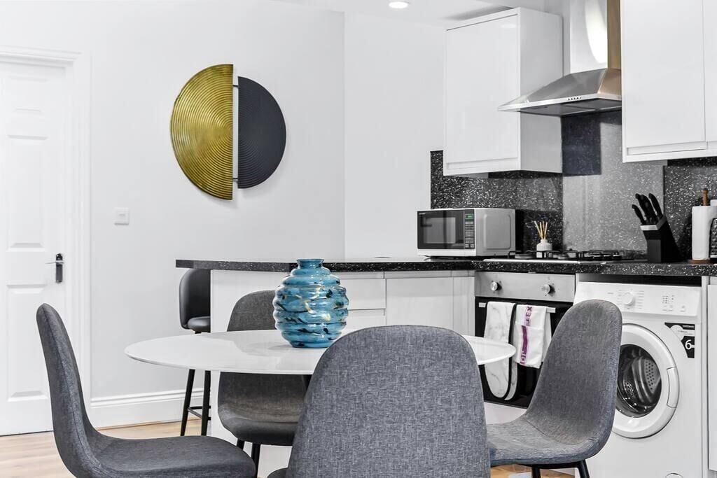 Photo of Others in Seven Sisters