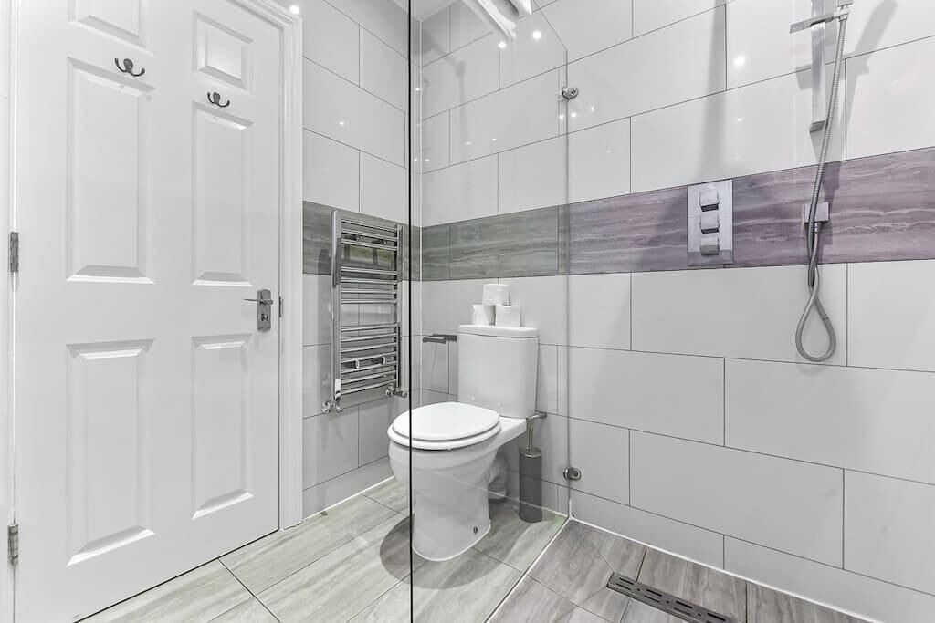 Photo of Others in Seven Sisters