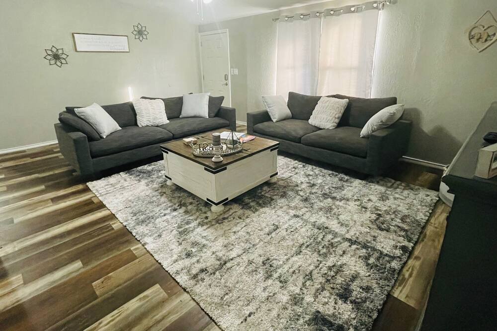 Photo of Livingroom in Mead