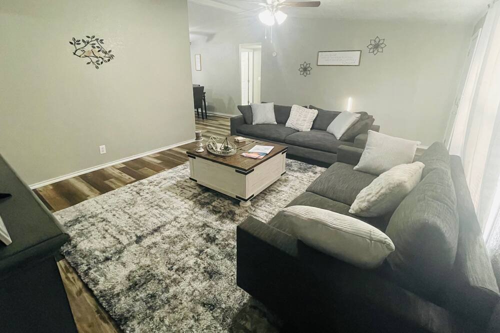 Photo of Livingroom in Mead