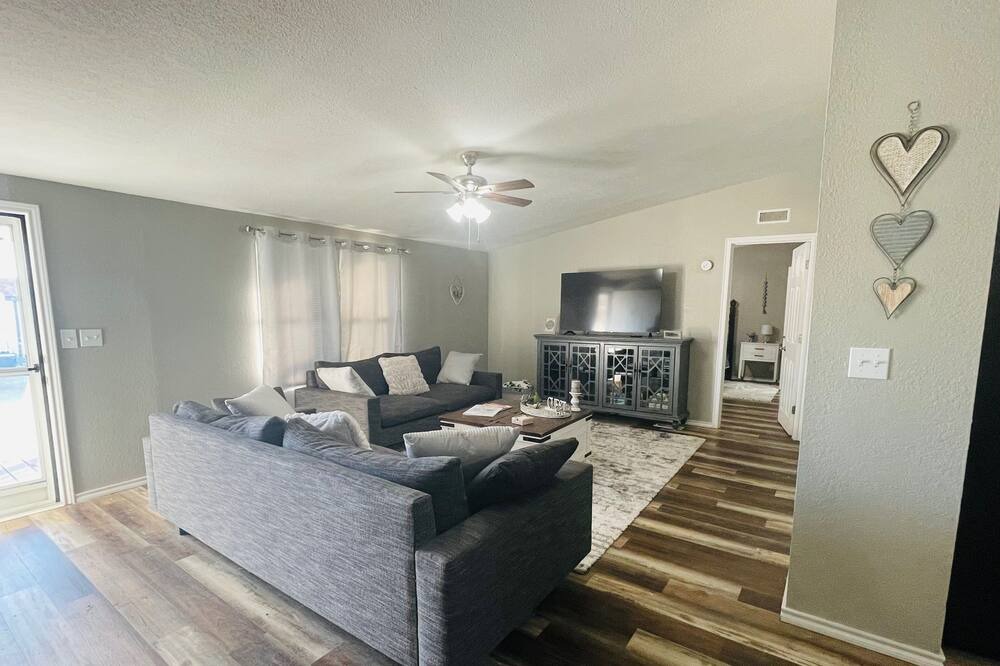 Photo of Livingroom in Mead
