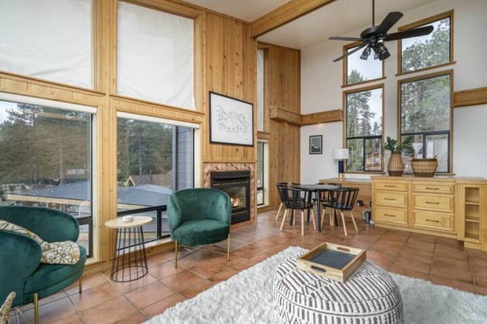 Photo of Livingroom in Idyllwild