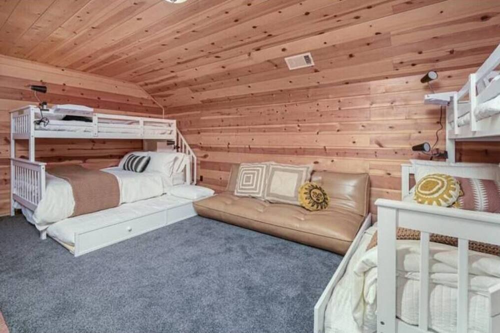 Photo of Bedroom in Idyllwild