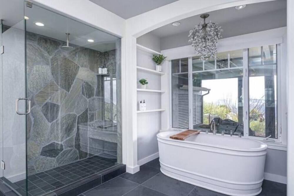 Photo of Bathroom in Idyllwild
