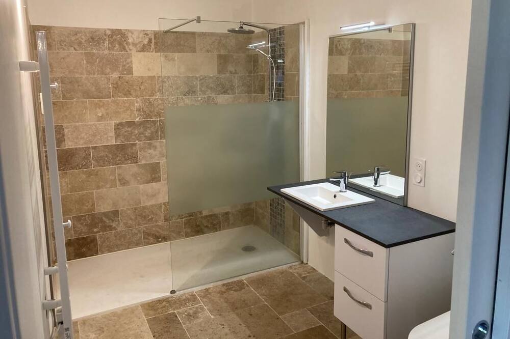 Photo of Bathroom in Coutances