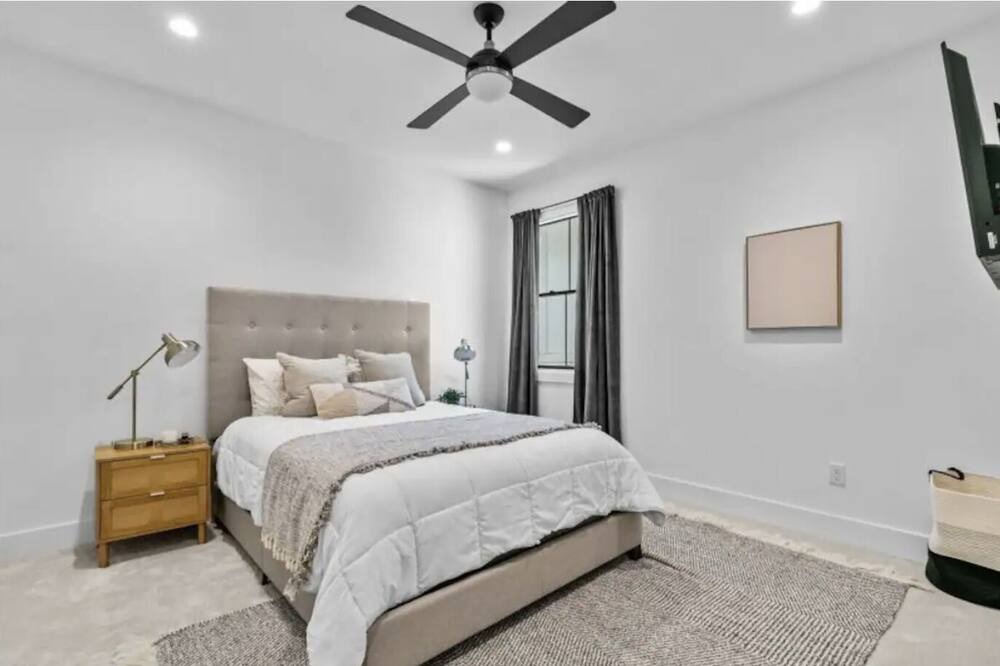 Photo of Bedroom in Lemon Springs