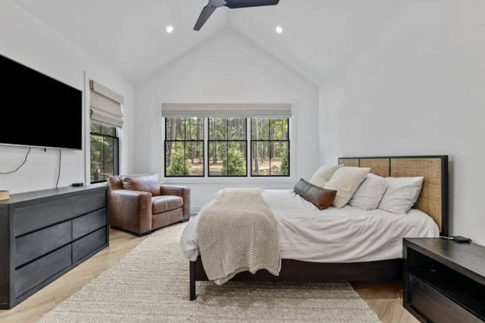 Photo of Bedroom in Lemon Springs