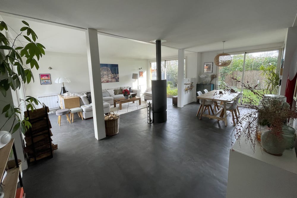 Photo of Others in Clamart