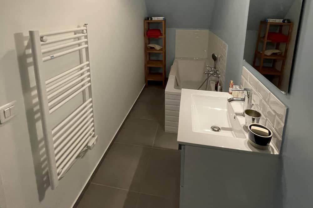 Photo of Bathroom in Clamart