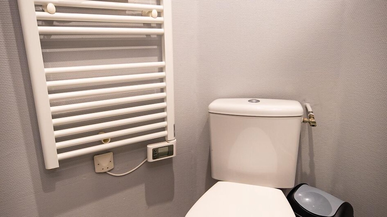 Photo of Bathroom in Villeneuve-le-Roi