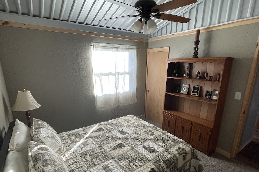 Photo of Bedroom in Pittsburg