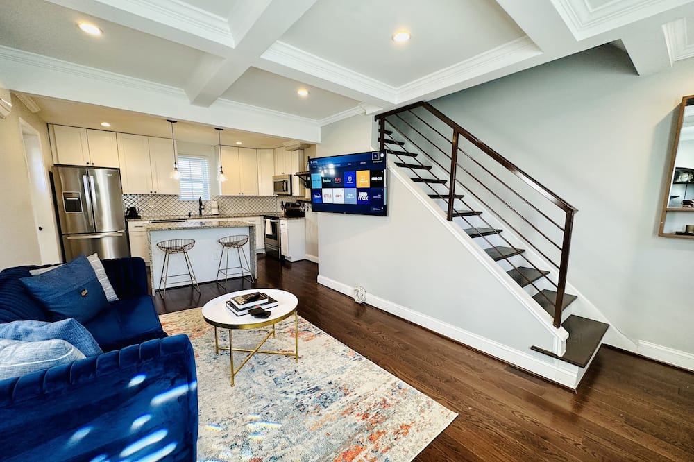 Photo of Livingroom in Capitol Heights