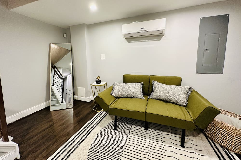 Photo of Livingroom in Capitol Heights