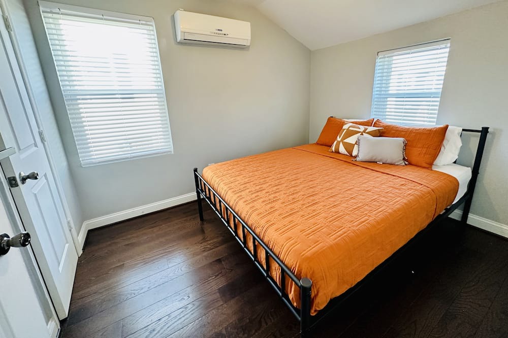Photo of Bedroom in Capitol Heights