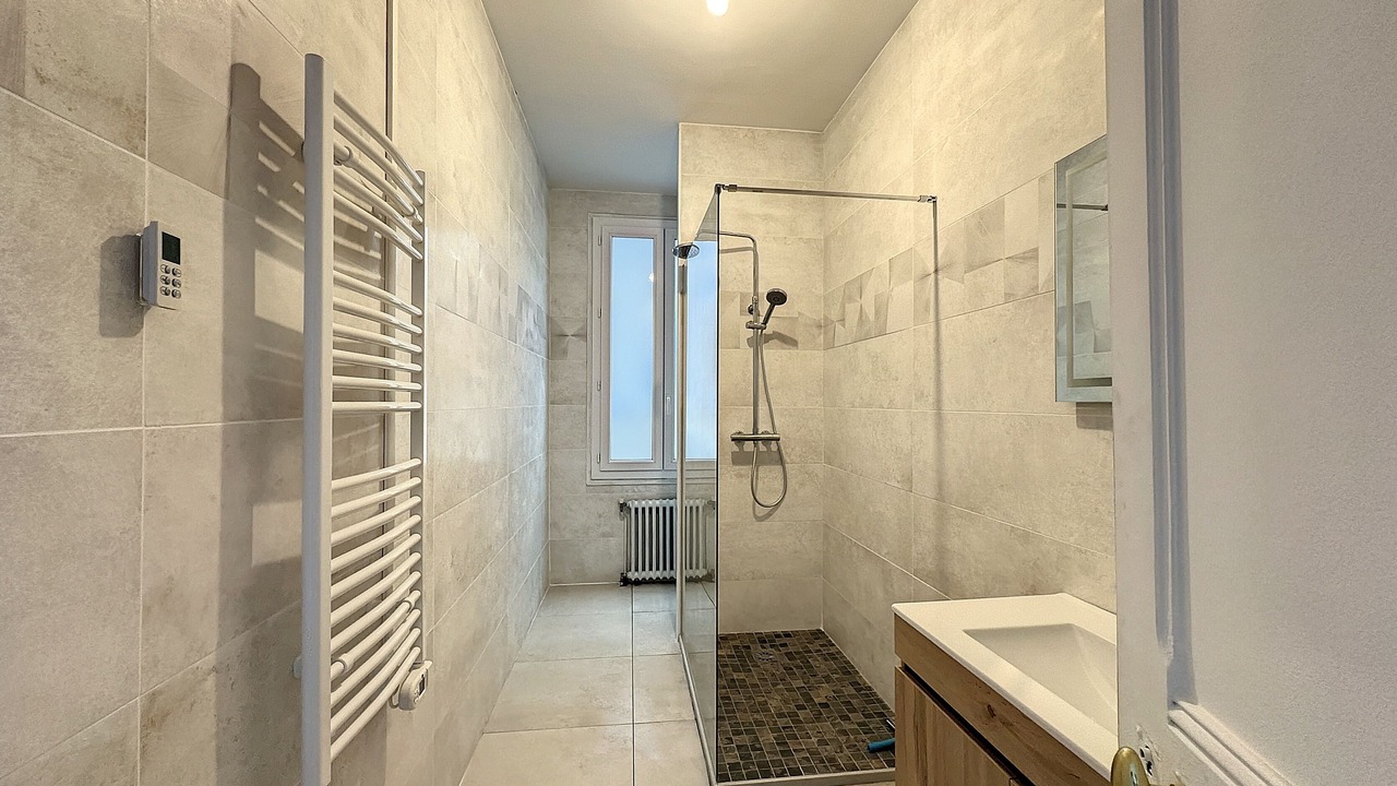 Photo of Bathroom in Bourganeuf