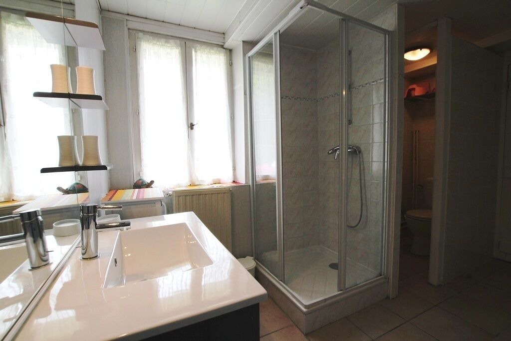 Photo of Bathroom in Buros