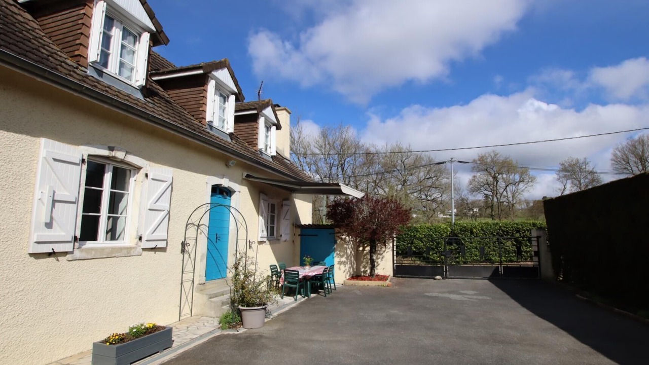 Photo of Outdoor in Buros