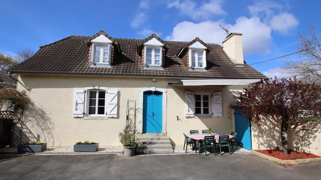 Photo of Outdoor in Buros