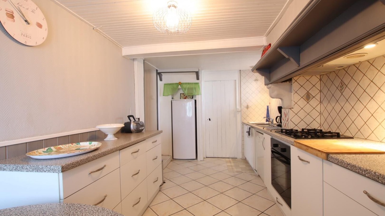 Photo of Kitchen in Buros