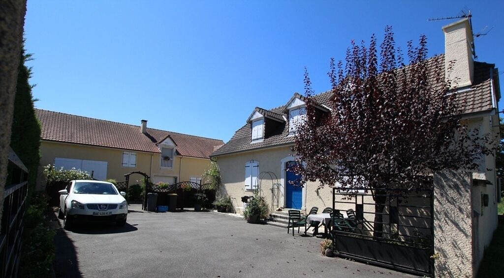 Photo of Outdoor in Buros