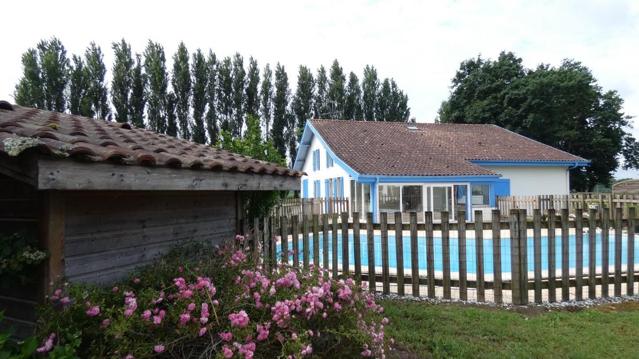 Photo of Others in Louer