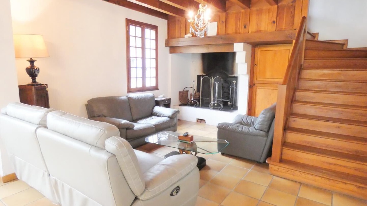 Photo of Others in Louer