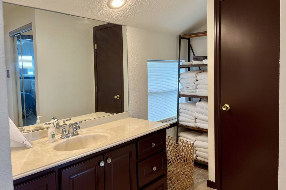 Photo of Bathroom in Seven Coves