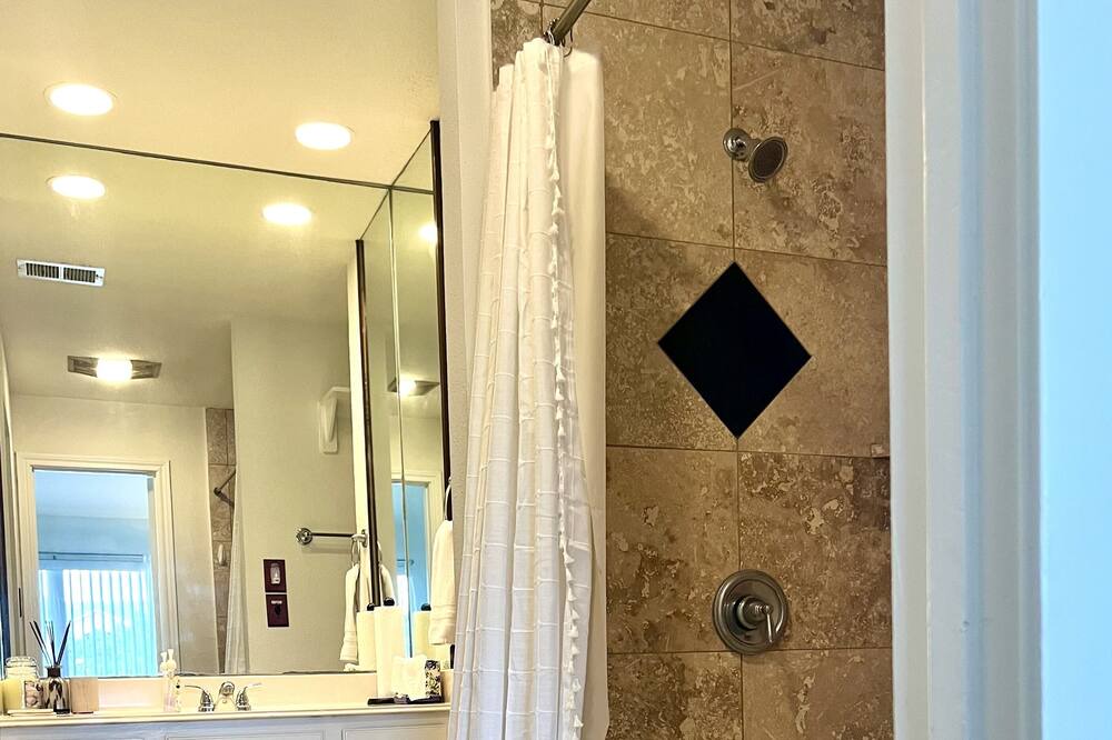 Photo of Bathroom in Seven Coves